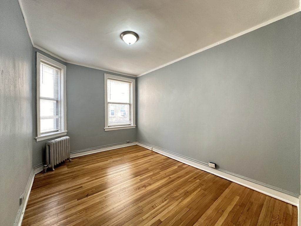 Building Photo - 1363 W Estes Ave