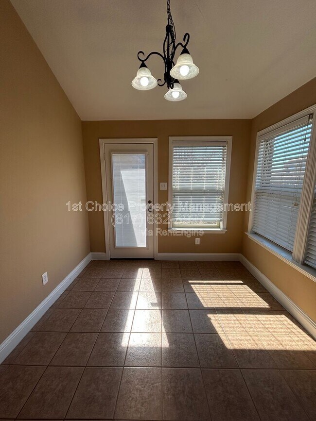 Building Photo - 5865 Fir Tree Ln