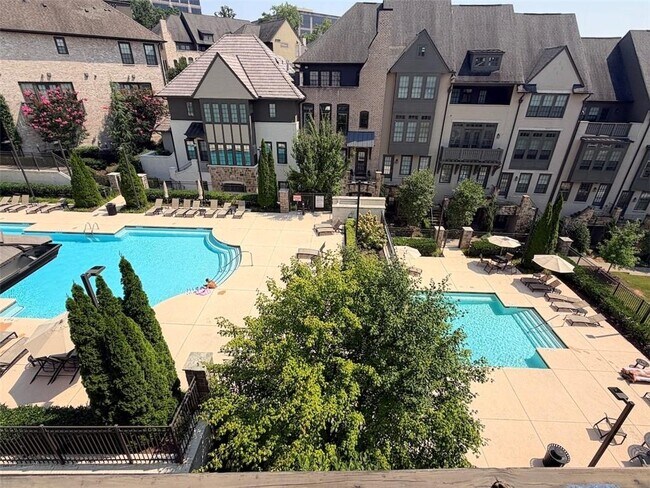 Building Photo - 6735 Encore Blvd