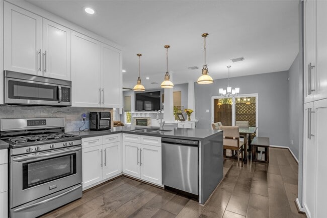 Building Photo - 26 Scarlet Woods Ct