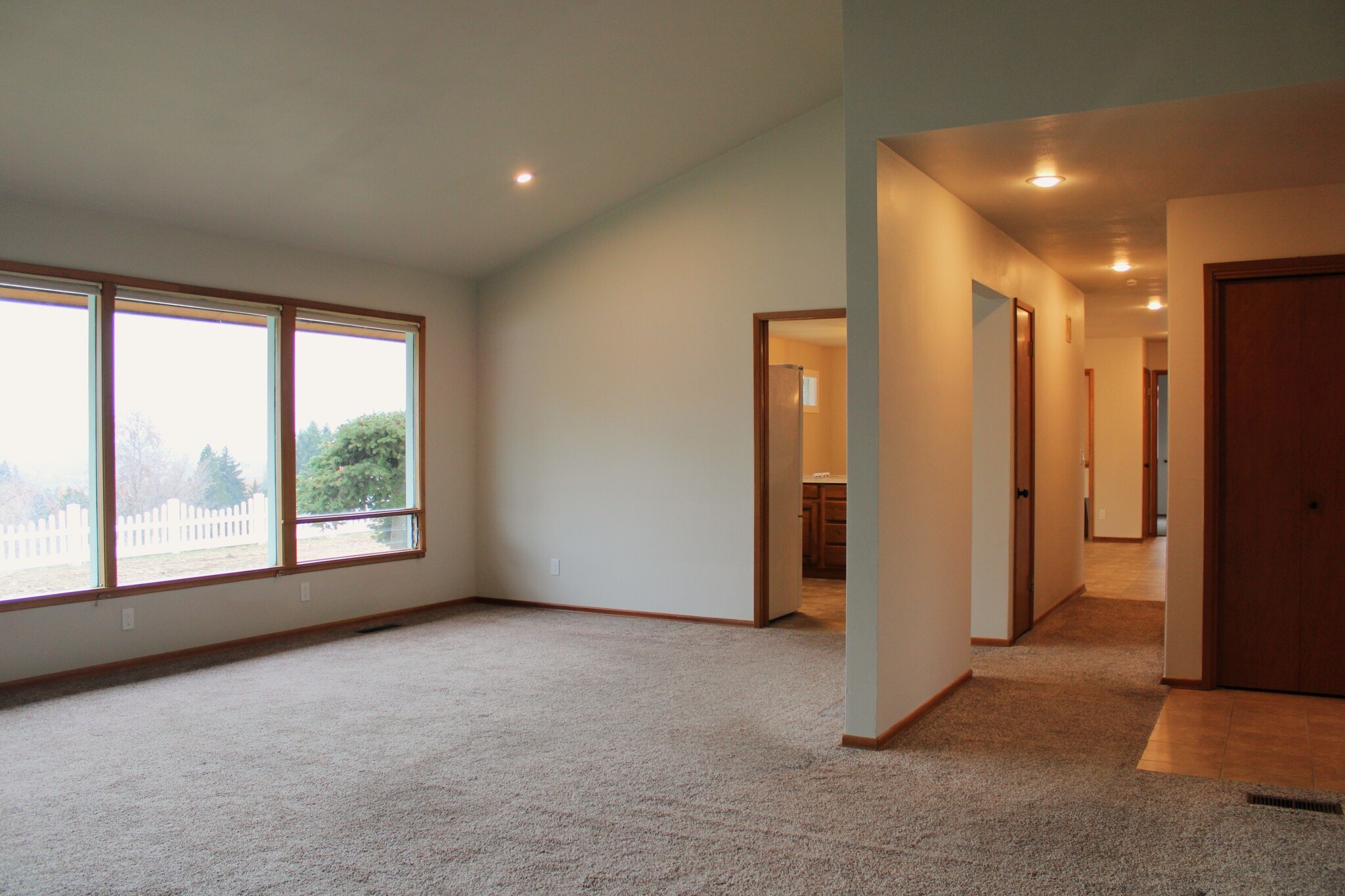 Building Photo - 2733 Debord Dr