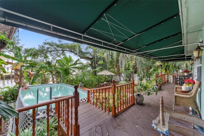 Building Photo - 918 Tequesta St