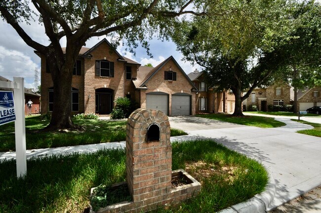 Building Photo - 8819 Hedgestone Ct