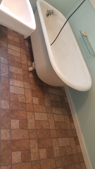 Building Photo - 161 Union Ave NE