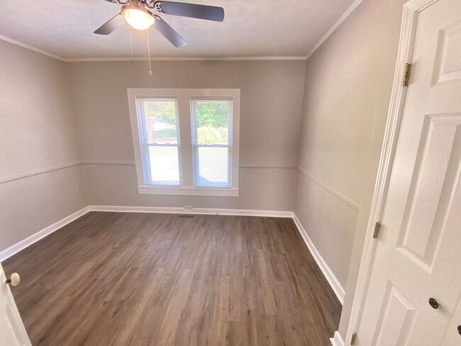 Building Photo - 2bd/1ba Renovated House near Downtown w/ Huge Fenced Backyard & 2 Carport