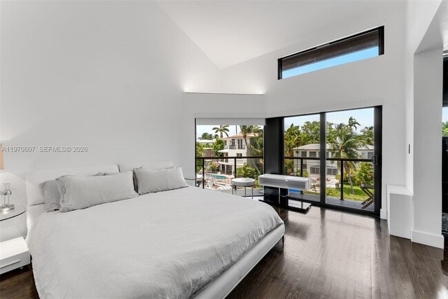 Building Photo - 3560 W Fairview St