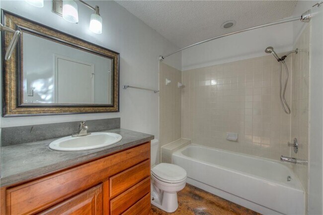 Building Photo - 1211 Gingerlily Cove