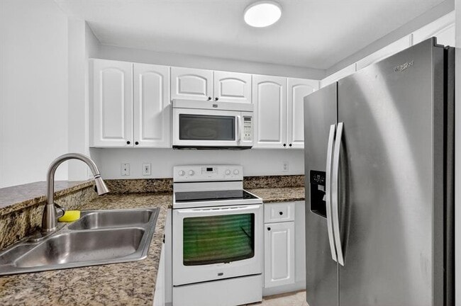 Building Photo - 6103 NW 116 Pl