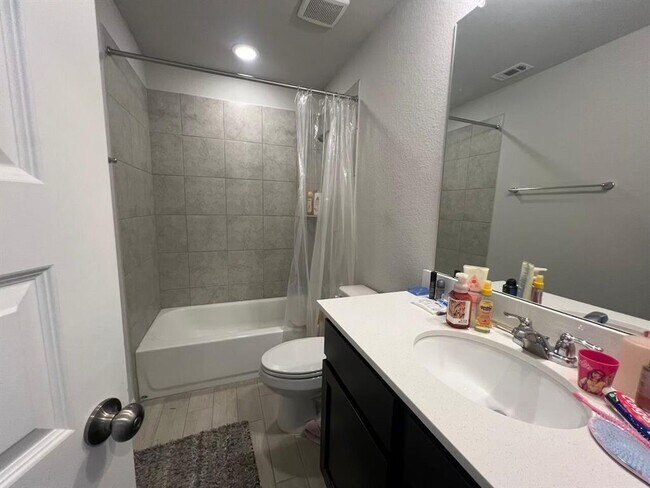 Building Photo - 124 Old Stage Coach Rd