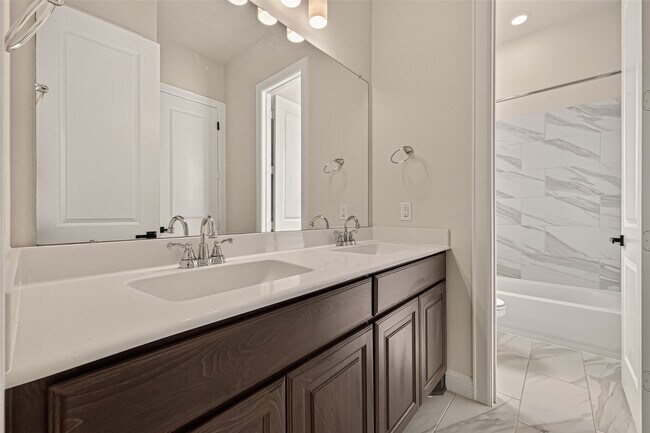Building Photo - 616 Cape Capri Dr