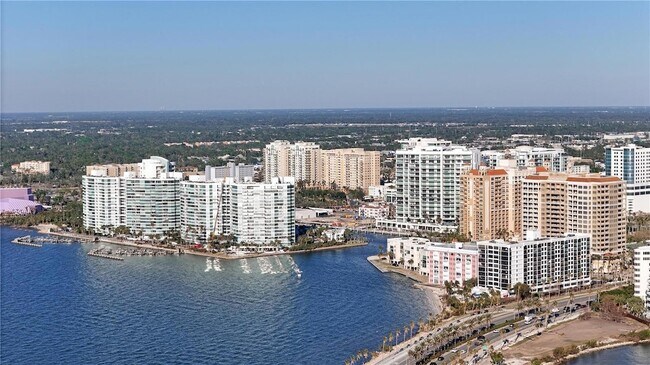 Building Photo - 750 N Tamiami Trl