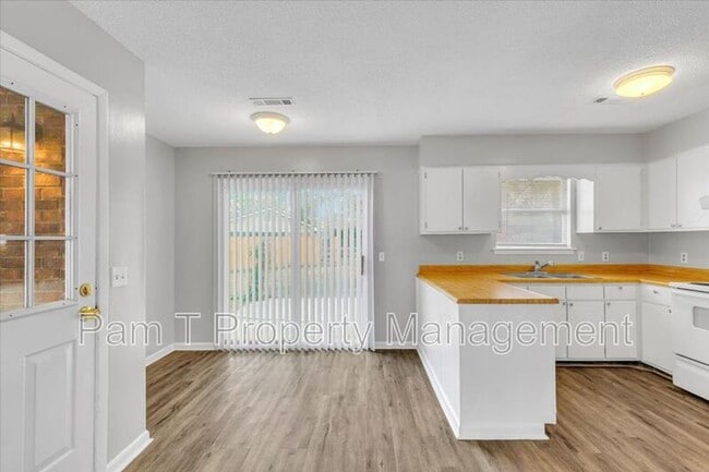 Building Photo - 117 Egret Cir