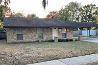 Building Photo - 714 Valley Hill Dr