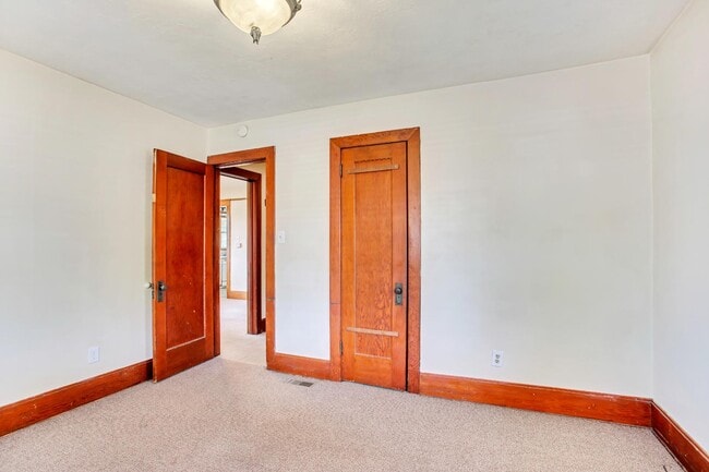 Building Photo - 172 S 600 W
