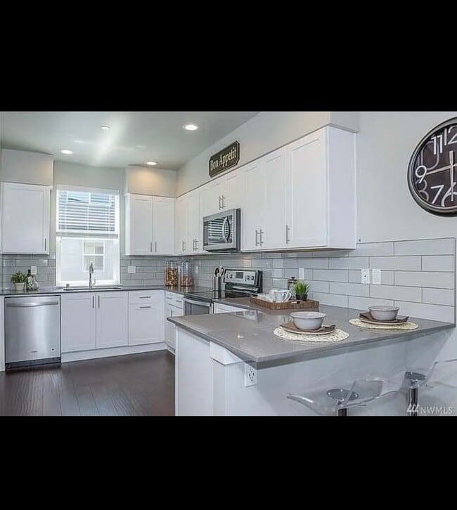 Building Photo - 3230 148th St SW