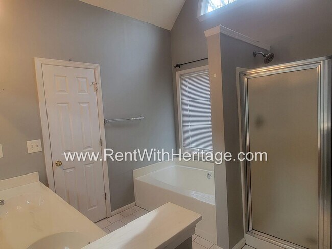 Building Photo - WOW!!...GORGEOUS HOME/HARDWOOD FLOORS/ UPGRADES GALLORE / SWIM - TENNIS