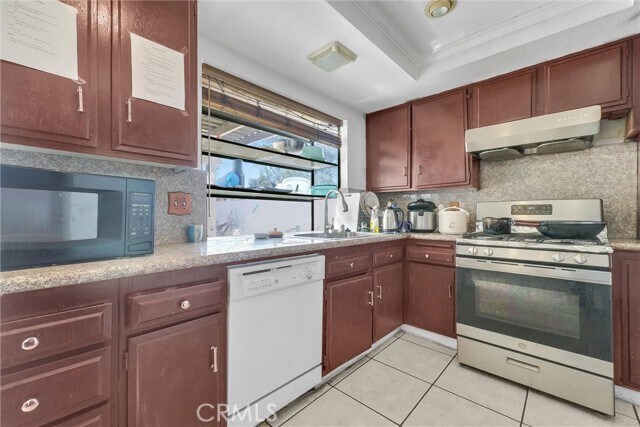 Building Photo - 5958 Quiroz Dr