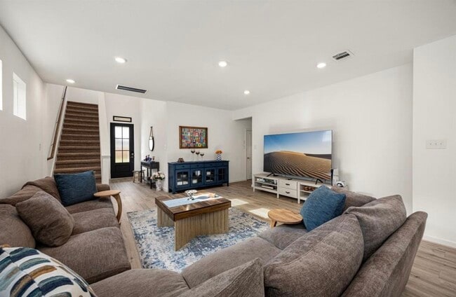 Building Photo - 21734 Heather Elm Dr