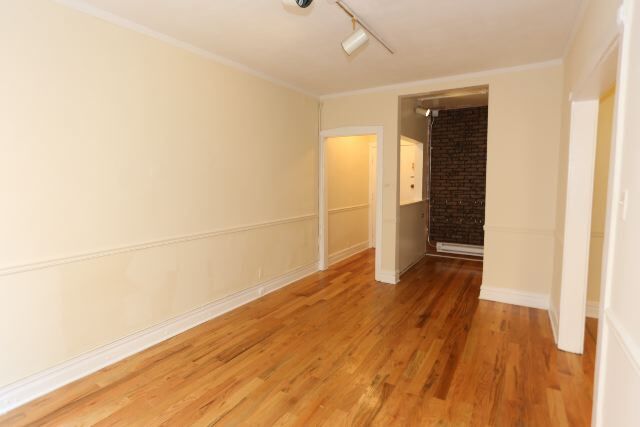 Building Photo - 457 W Melrose