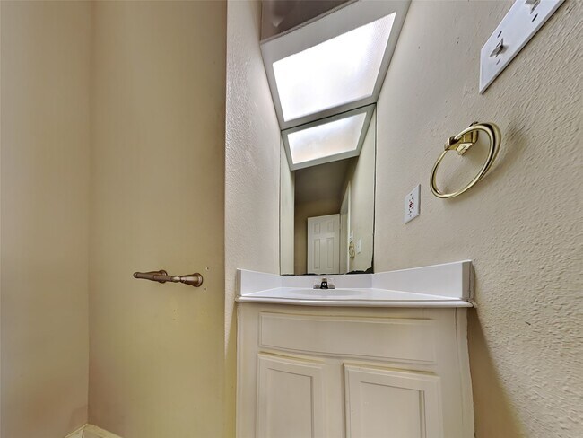 Building Photo - 13143 Mills River St