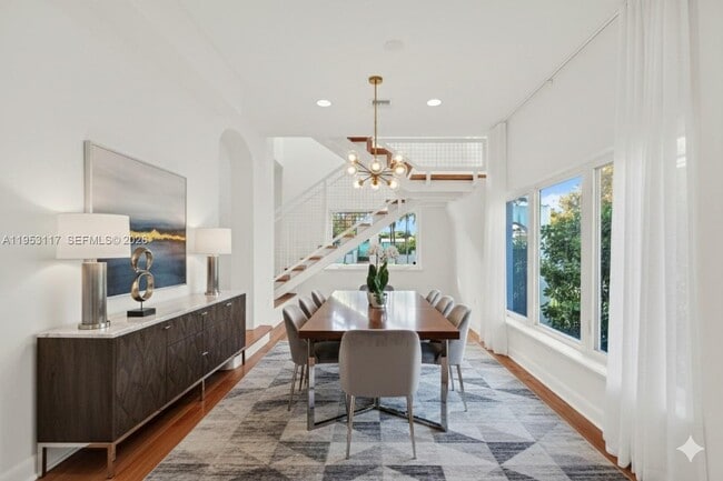 Building Photo - 527 SW 20th Rd