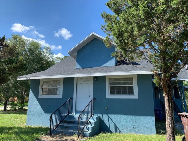 Building Photo - 1302 Ave K