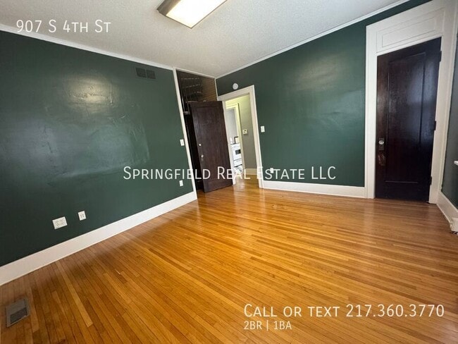 Building Photo - 907 S 4th St