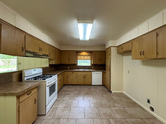 Building Photo - Beautiful 3 Bed 2 Bath in the Heart of Tyler!