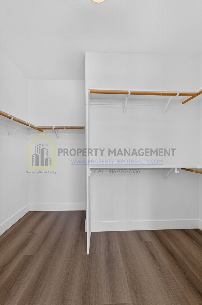 Building Photo - Spacious 3-Bed, 2-Bath Retreat on Charm Way
