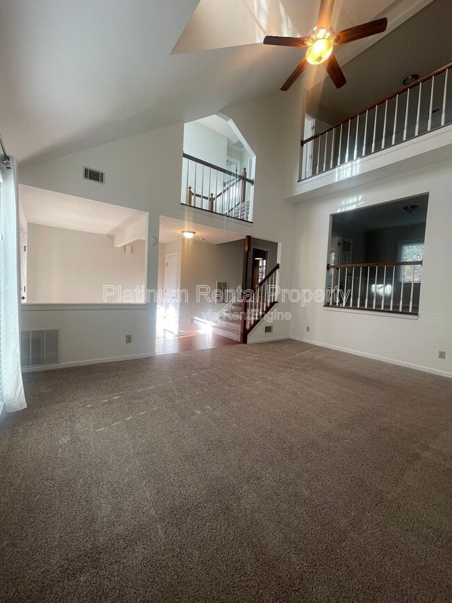 Building Photo - 940 Club Chase Ct