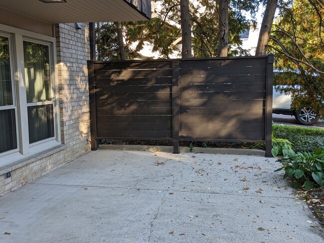 Building Photo - 956 N 124th St