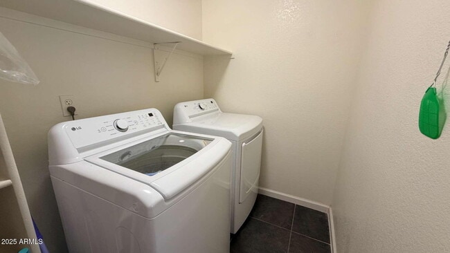 Building Photo - 36532 W Barcelona Ln