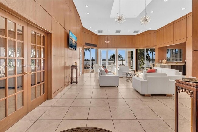 Building Photo - 2810 N Oakland Forest Dr