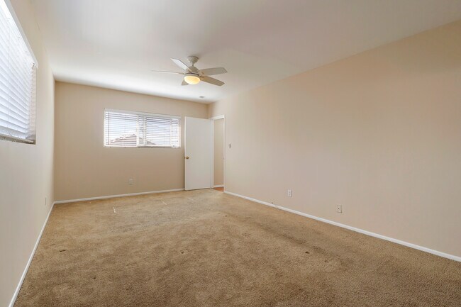 Big bedroom - 2516 Voorhees Ave