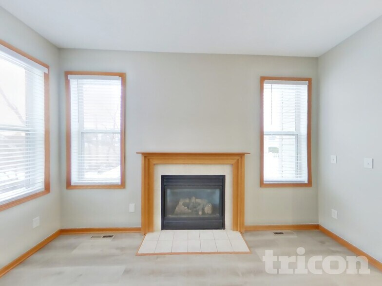 Building Photo - 9049 Garland Ln N