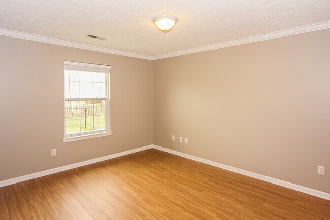 Building Photo - 3 Bedroom Ranch with Pond View in Pike Township