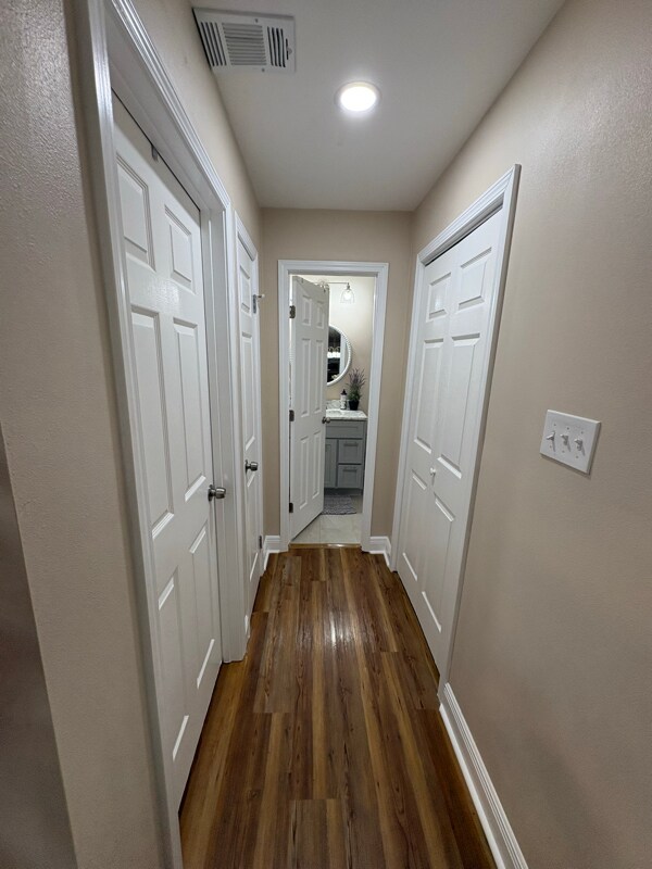 Building Photo - 1216 Hymelia Ave