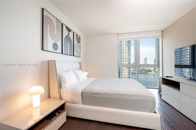 Building Photo - 1331 Brickell Bay Dr