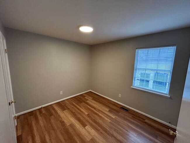 Building Photo - 1100 Cotton Ave SW