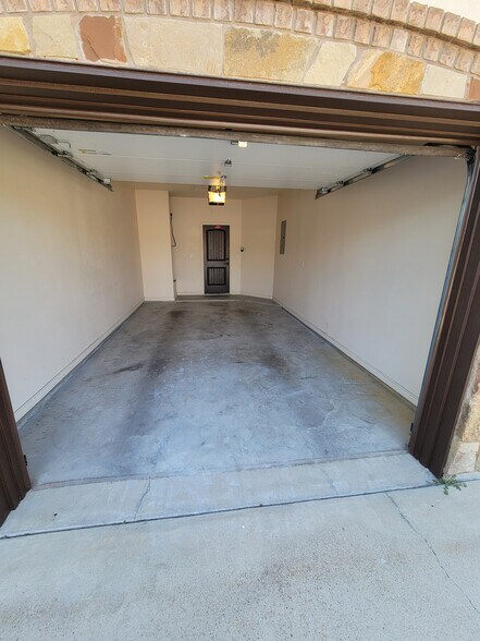 Building Photo - 409 Study Hall Loop