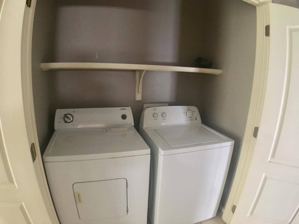 Building Photo - 1107 S Palm Dr