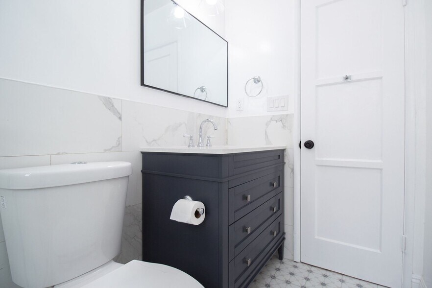 Building Photo - 17016 Van Ness Ave