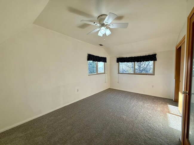 Building Photo - 28762 Cedar Dr
