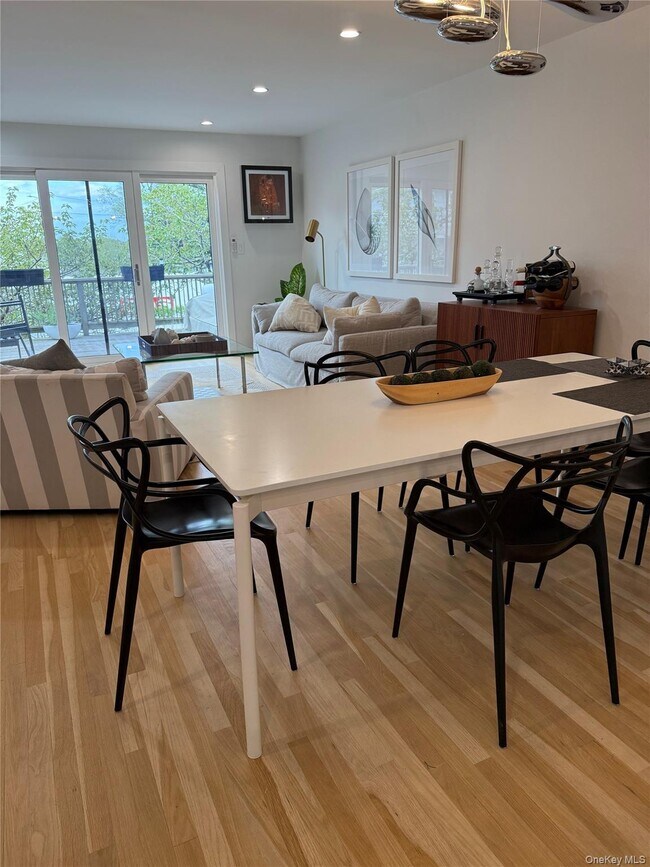 Building Photo - 3041 Mitchell Rd