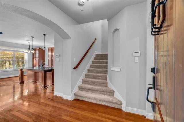 Building Photo - 932 Brook Forest Ln