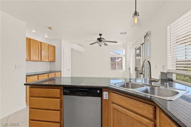 Building Photo - 7873 Laurelton Pl