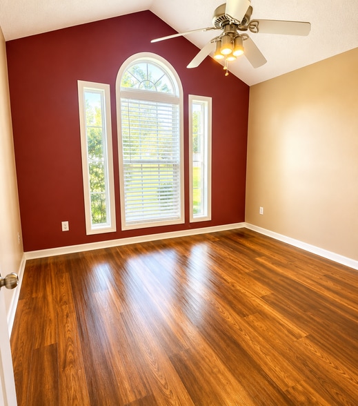 Bedroom - 206 Vail Dr