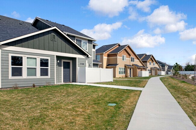 Building Photo - 7746 Emerald St