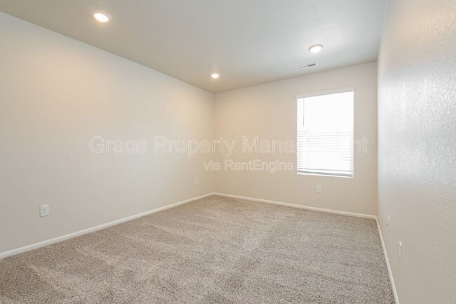 Building Photo - 12232 Creamery St