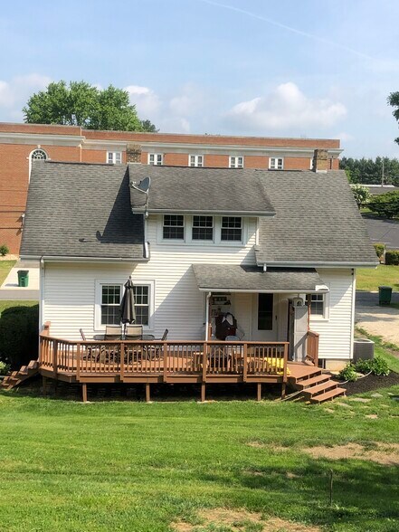 Deck / Back Yard - 645 Ellett Rd NE